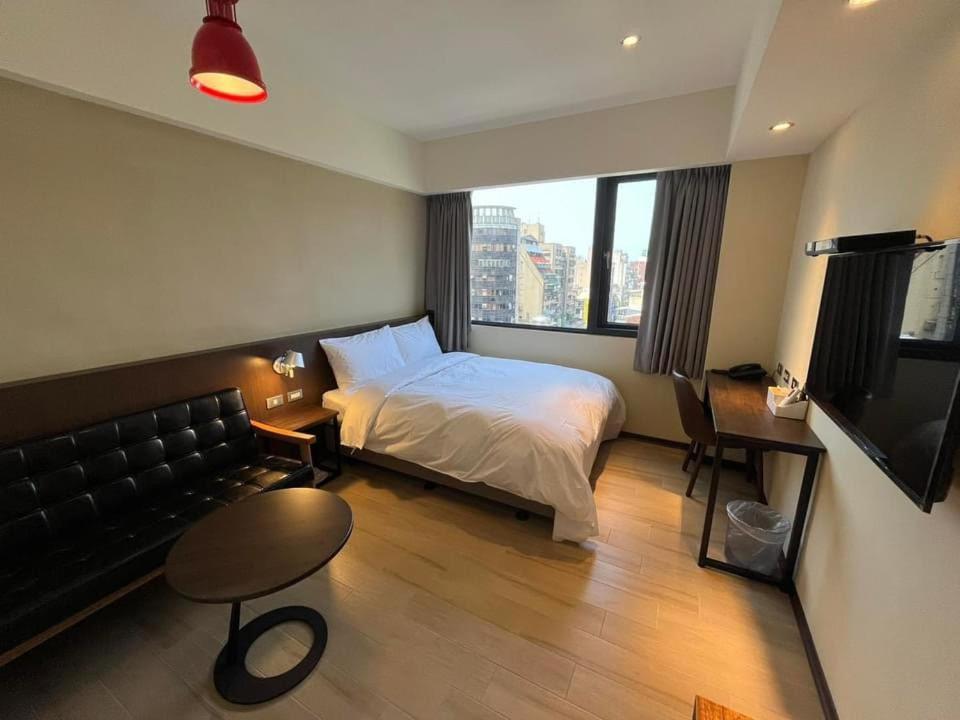 Dahua Hotel Кийлунг Екстериор снимка
