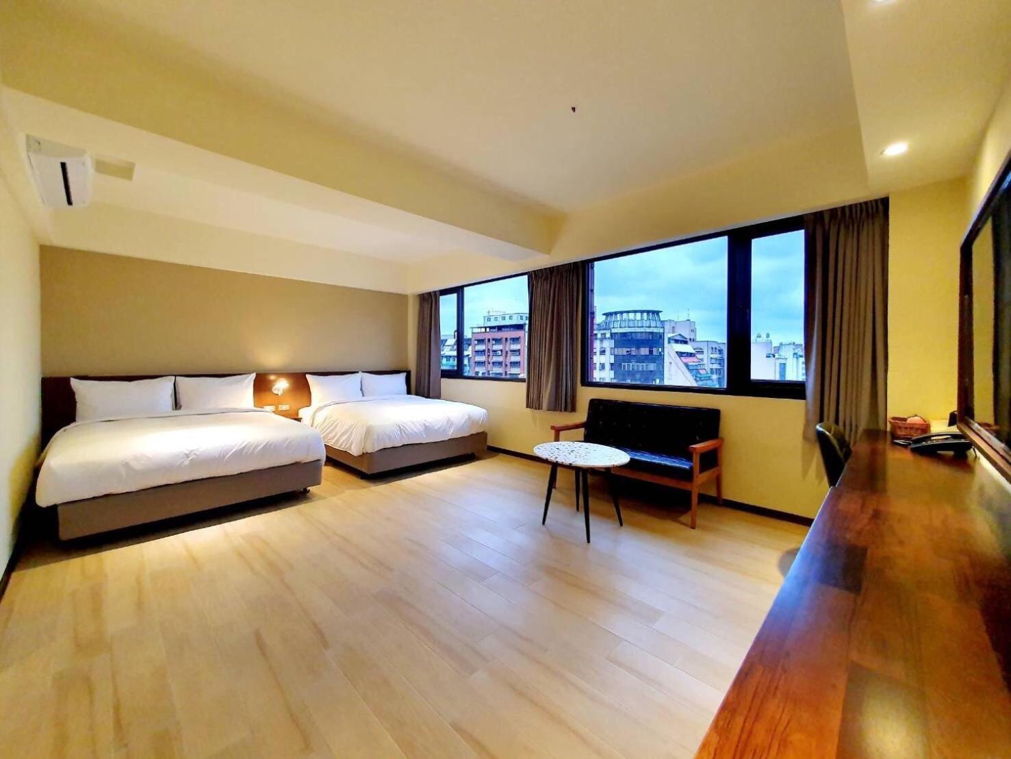 Dahua Hotel Кийлунг Екстериор снимка