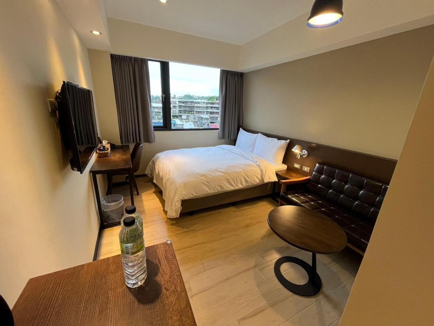 Dahua Hotel Кийлунг Екстериор снимка