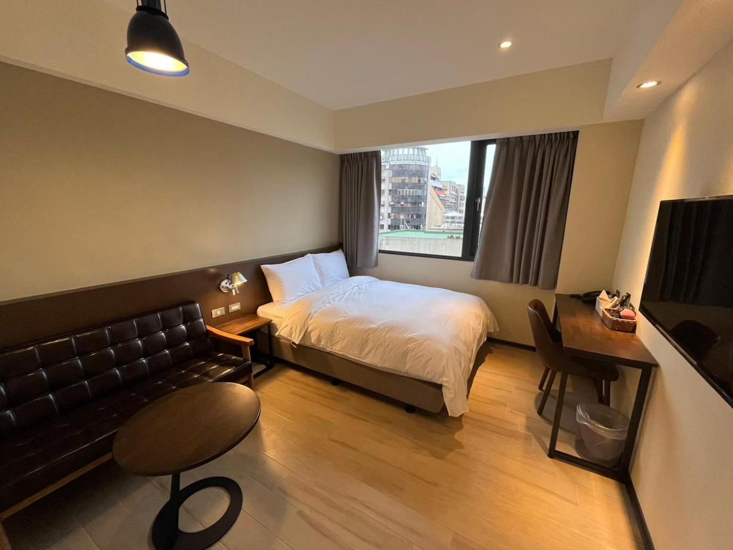 Dahua Hotel Кийлунг Екстериор снимка