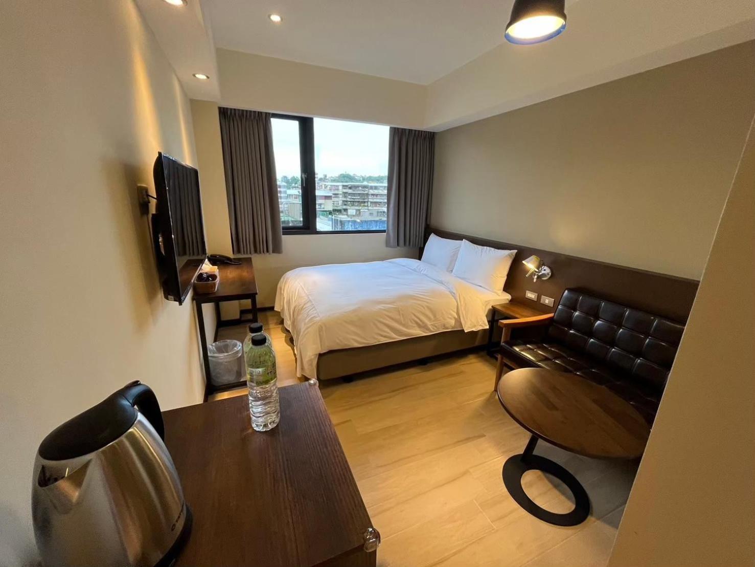Dahua Hotel Кийлунг Екстериор снимка
