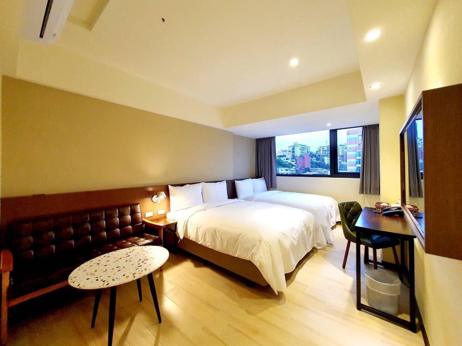 Dahua Hotel Кийлунг Екстериор снимка