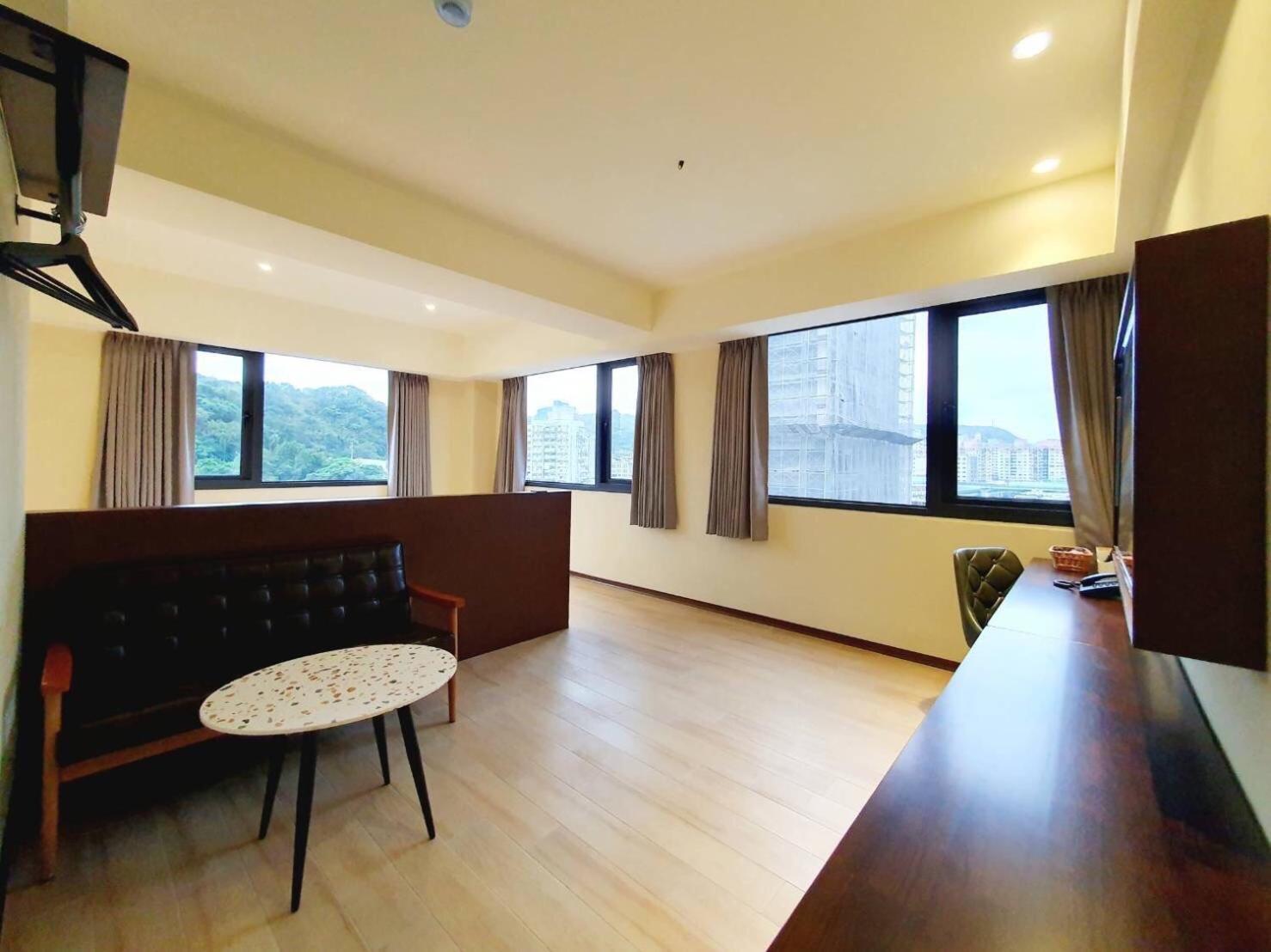 Dahua Hotel Кийлунг Екстериор снимка