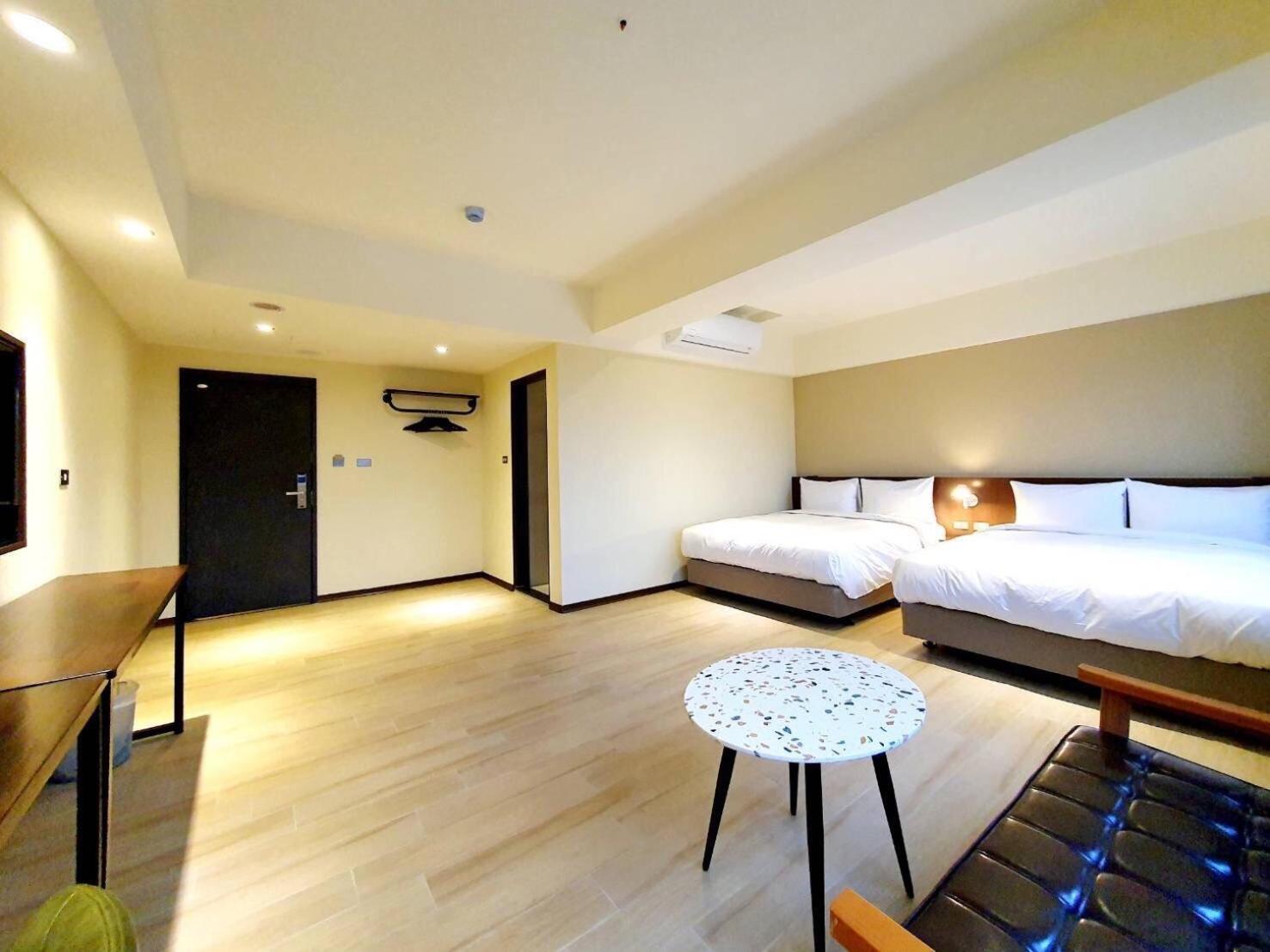 Dahua Hotel Кийлунг Екстериор снимка