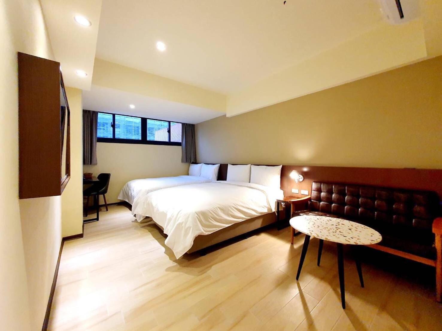 Dahua Hotel Кийлунг Екстериор снимка