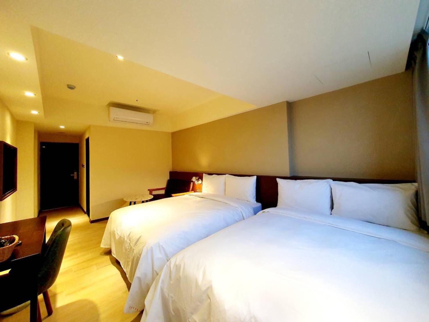 Dahua Hotel Кийлунг Екстериор снимка