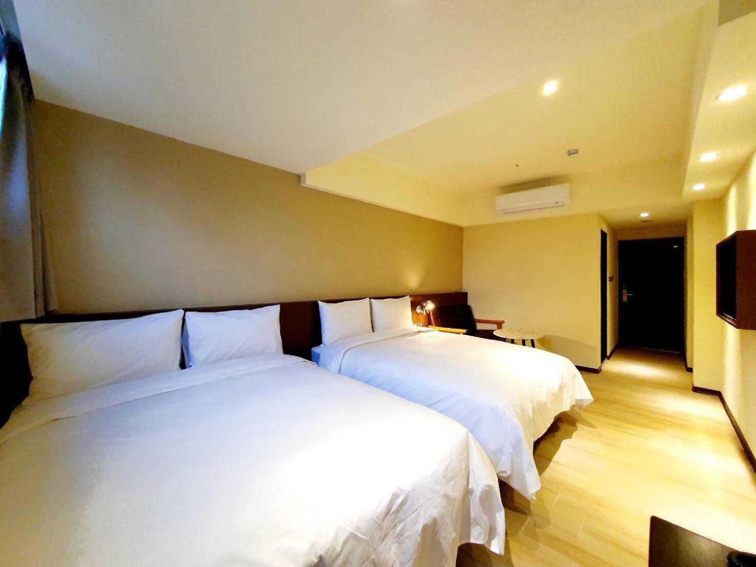 Dahua Hotel Кийлунг Екстериор снимка