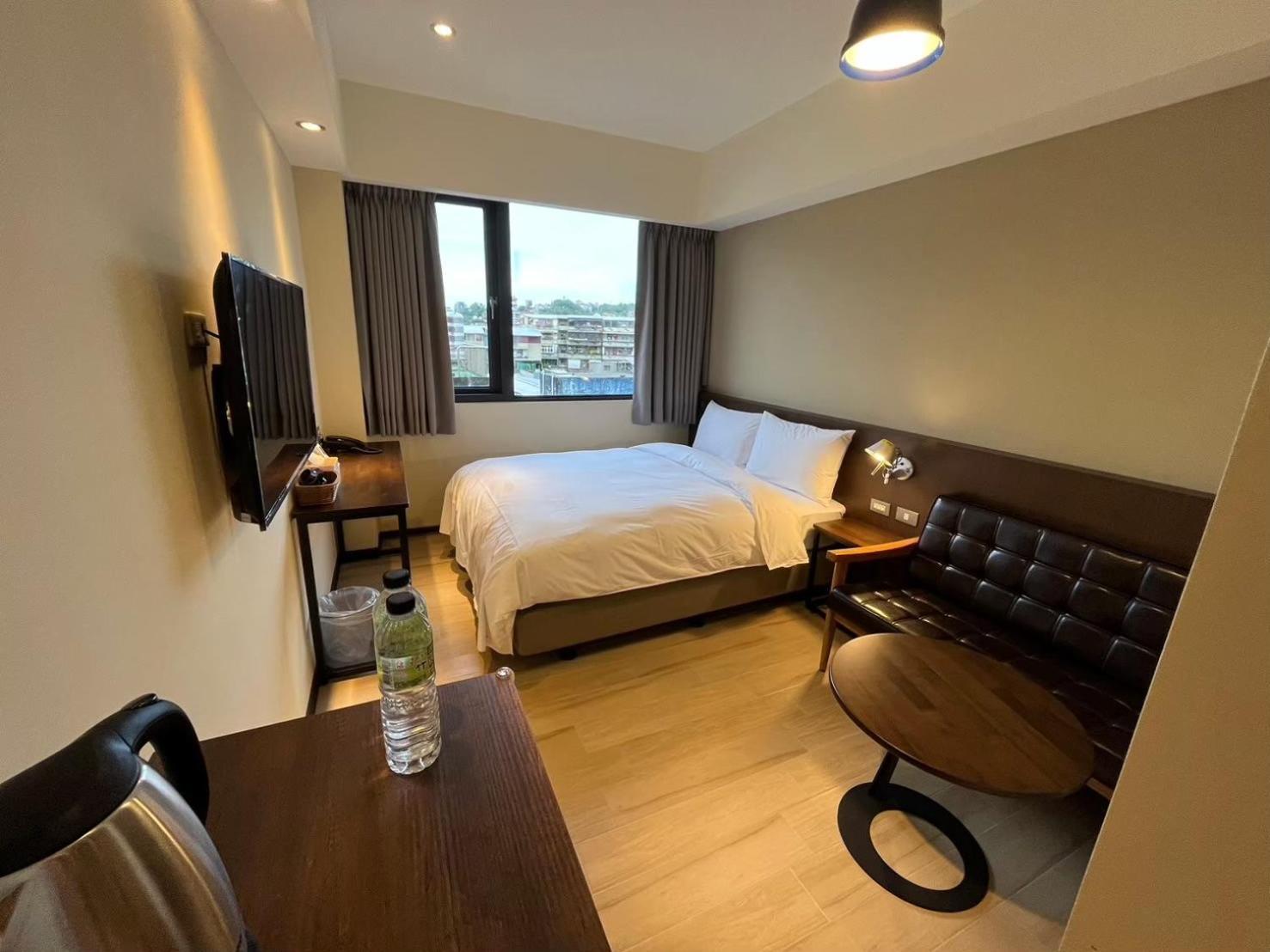 Dahua Hotel Кийлунг Екстериор снимка