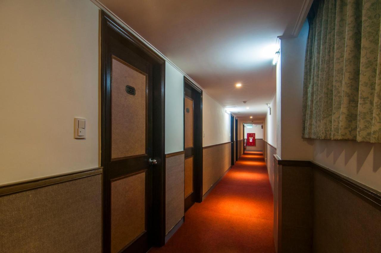Dahua Hotel Кийлунг Екстериор снимка