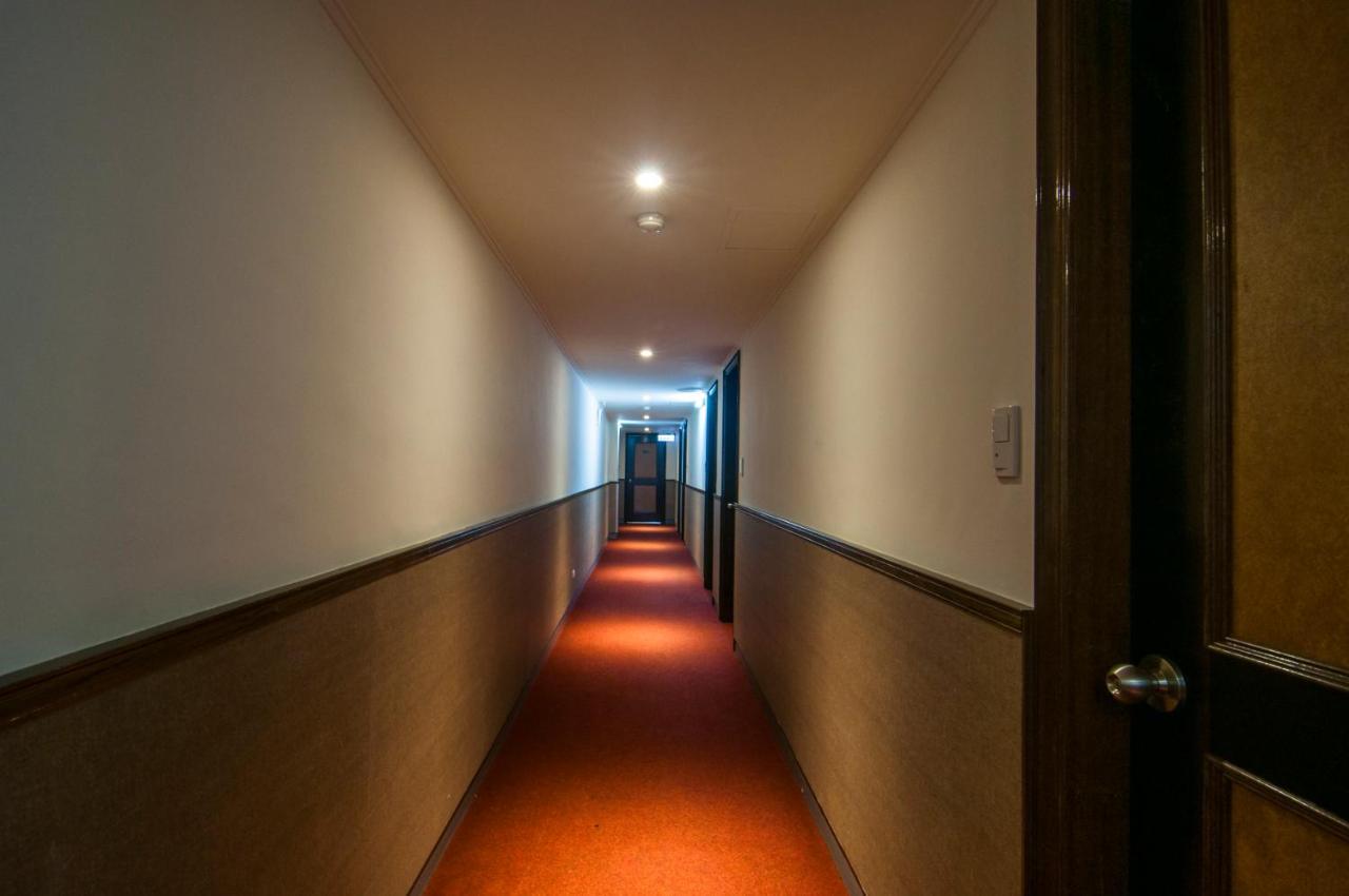 Dahua Hotel Кийлунг Екстериор снимка